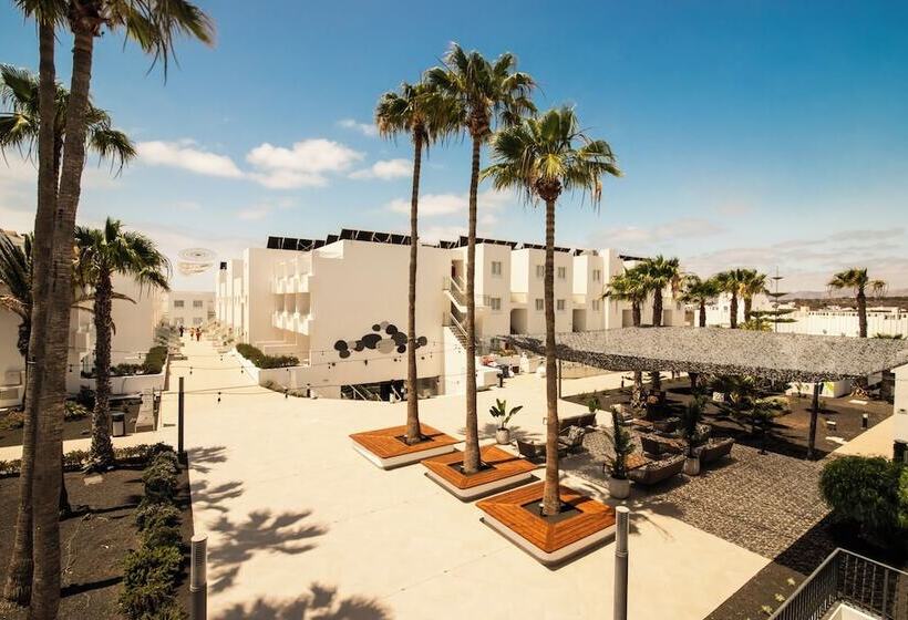 Отель Aequora Lanzarote Suites