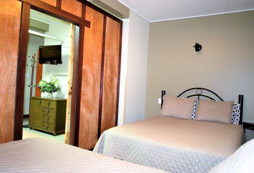 ホテル Auberge Internationale La Vieille école