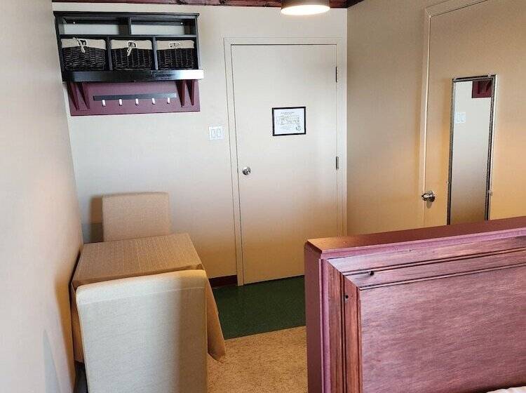 ホテル Auberge Internationale La Vieille école