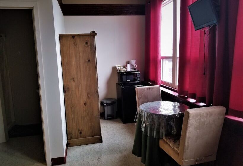 ホテル Auberge Internationale La Vieille école