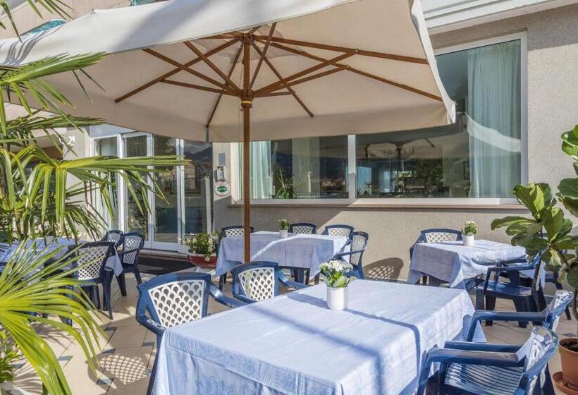 ホテル Aviano Palace