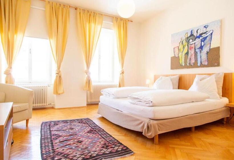 בית מלון כפרי Brauhaus Breznik