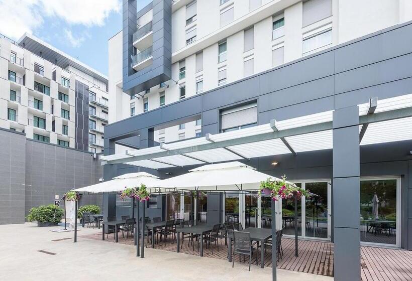 هتل Camplus Turro Casa Per Ferie