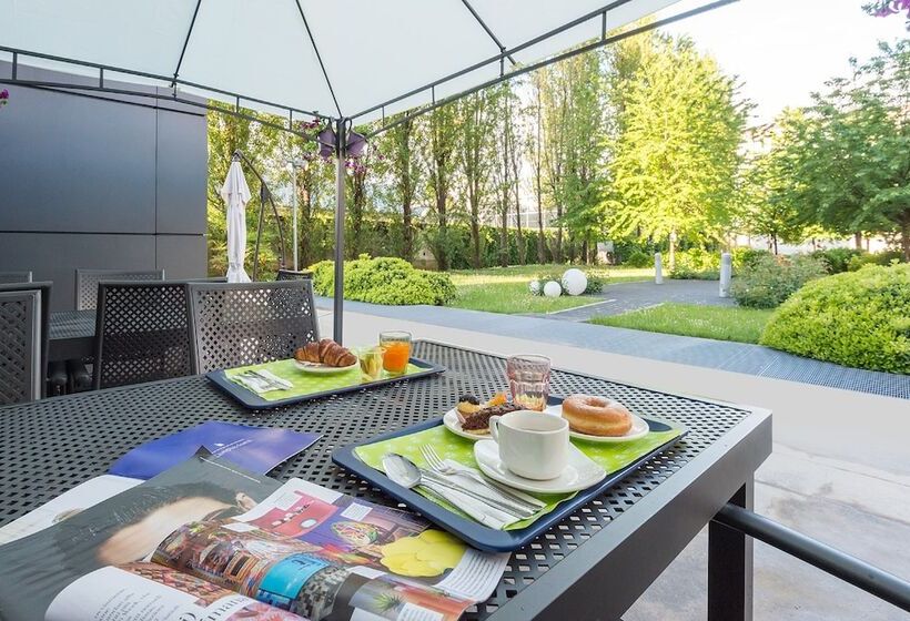 هتل Camplus Turro Casa Per Ferie