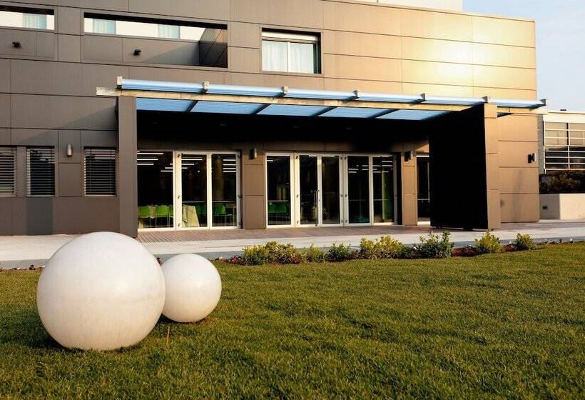 هتل Camplus Turro Casa Per Ferie