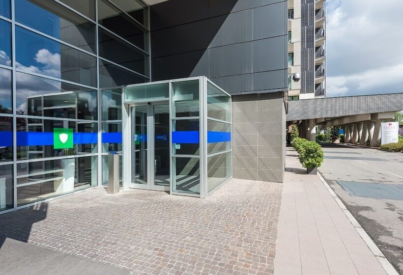 هتل Camplus Turro Casa Per Ferie