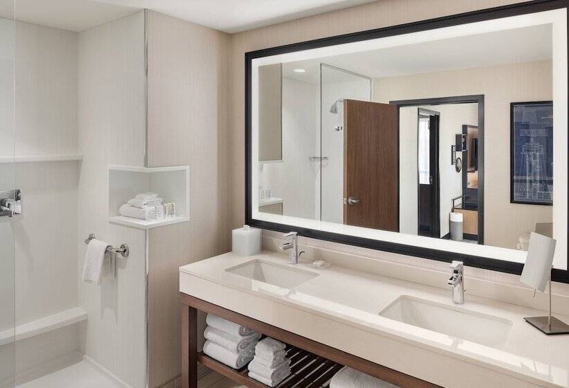 ホテル Courtyard By Marriott Portland Downtown/waterfront