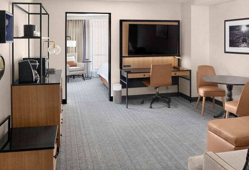 ホテル Courtyard By Marriott Portland Downtown/waterfront