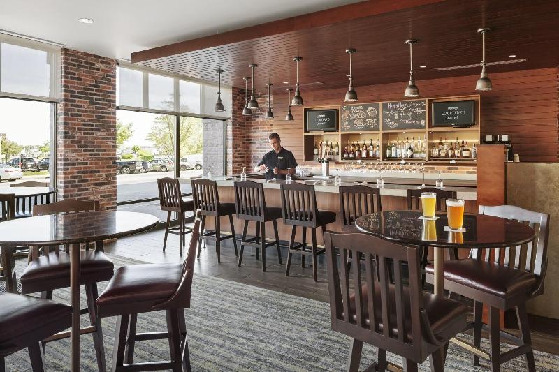 ホテル Courtyard By Marriott Portland Downtown/waterfront