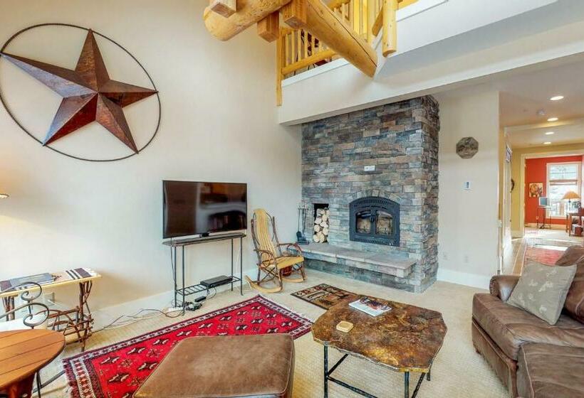 هتل Crail Creek 607