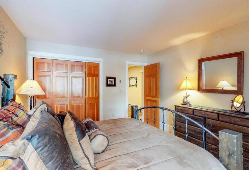 هتل Crail Creek 607