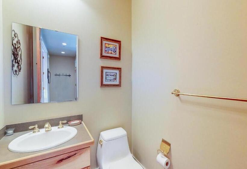 هتل Crail Creek 607