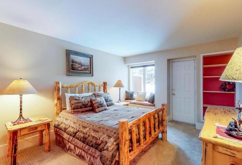 هتل Crail Creek 607