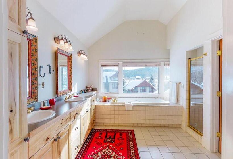 هتل Crail Creek 607