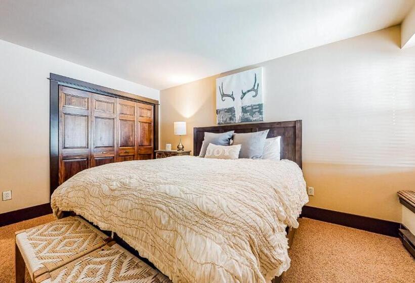 هتل Crail Creek 607