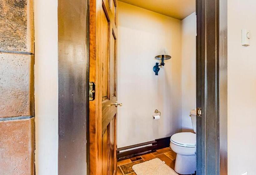 בית מלון כפרי Crail Creek 607