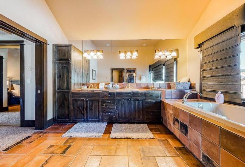 هتل Crail Creek 607