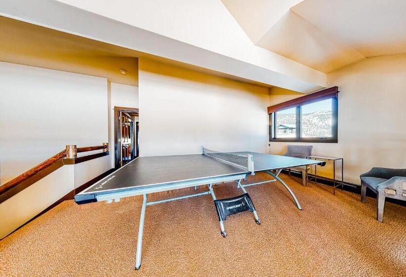 هتل Crail Creek 607