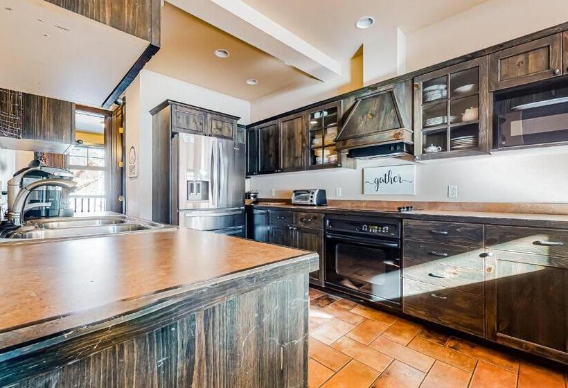 בית מלון כפרי Crail Creek 607