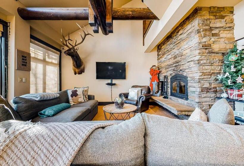 هتل Crail Creek 607