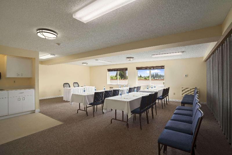 فندق Days Inn By Wyndham Lacey Olympia Area