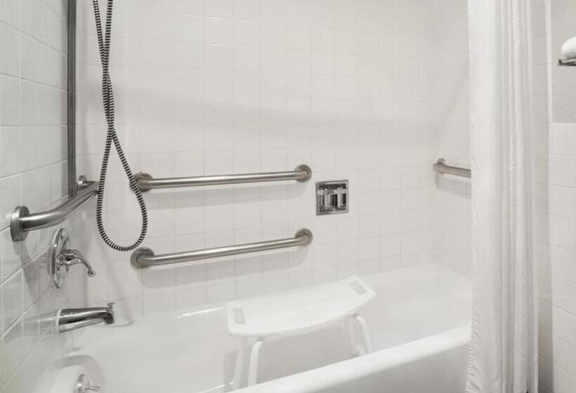 فندق Days Inn By Wyndham Lacey Olympia Area