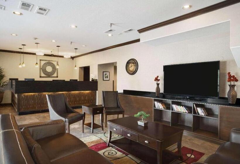 فندق Days Inn By Wyndham Lacey Olympia Area