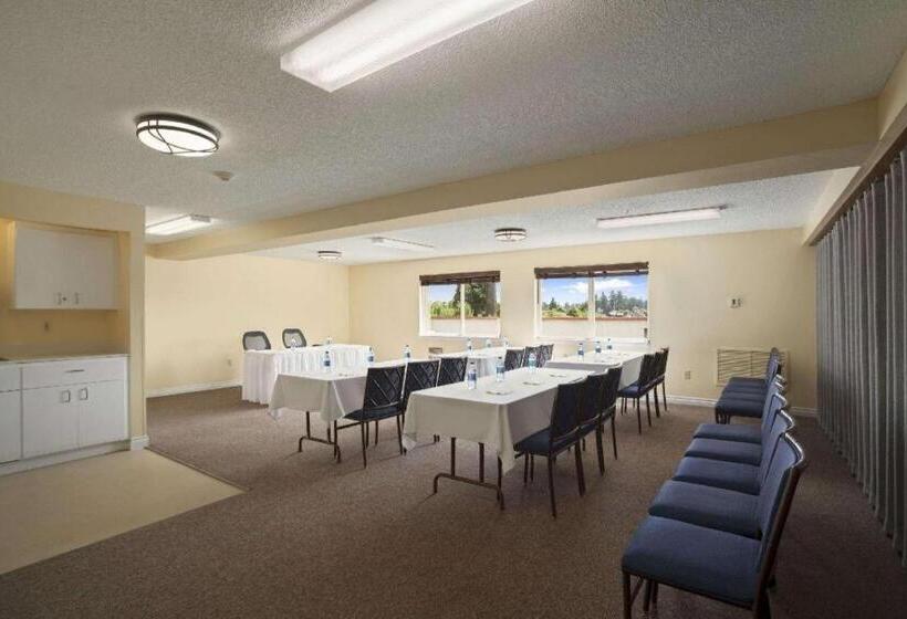 فندق Days Inn By Wyndham Lacey Olympia Area