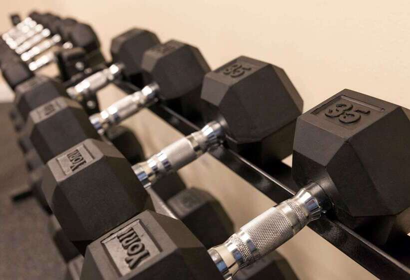 בית מלון כפרי Days Inn & Suites By Wyndham Altoona