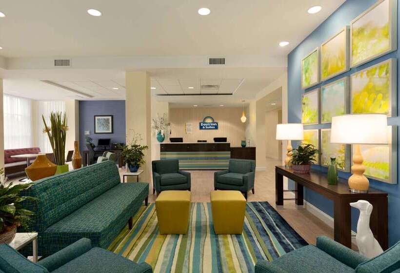 בית מלון כפרי Days Inn & Suites By Wyndham Altoona