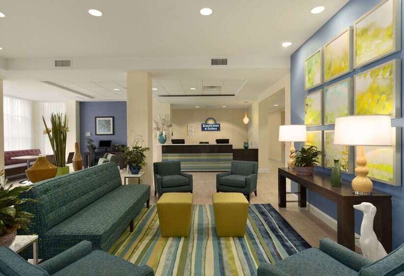 בית מלון כפרי Days Inn & Suites By Wyndham Altoona