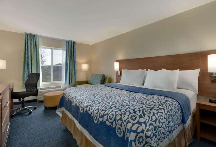 בית מלון כפרי Days Inn & Suites By Wyndham Altoona