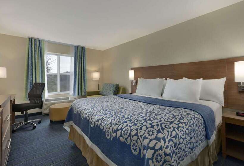 בית מלון כפרי Days Inn & Suites By Wyndham Altoona