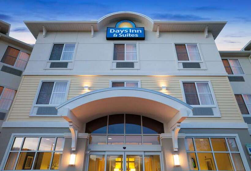 בית מלון כפרי Days Inn & Suites By Wyndham Altoona