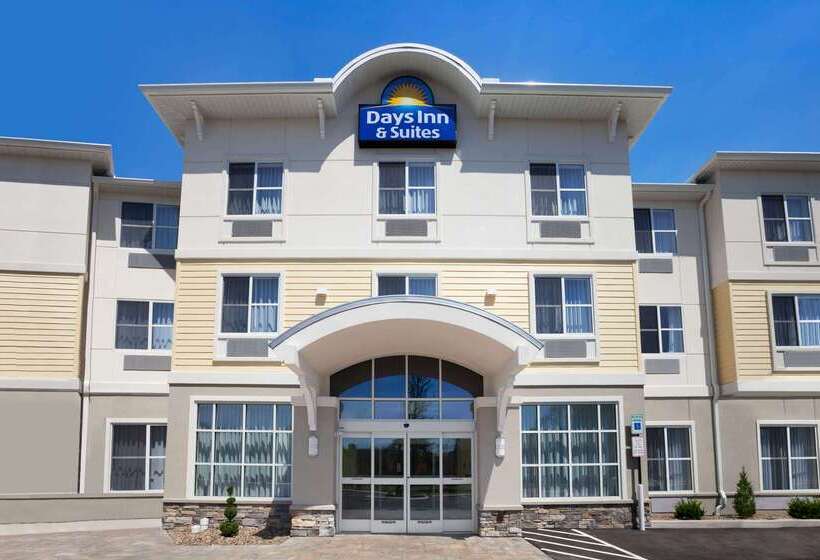 בית מלון כפרי Days Inn & Suites By Wyndham Altoona