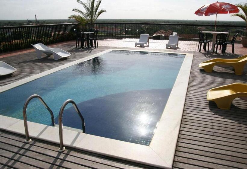 בית מלון כפרי Delta