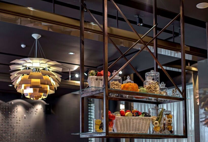 Doubletree By Hilton Hotel Moscow Marina