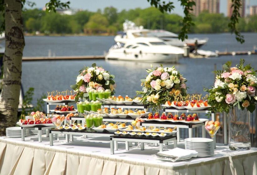 Doubletree By Hilton Hotel Moscow Marina