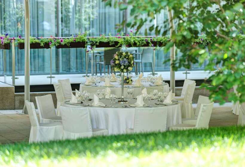 Doubletree By Hilton Hotel Moscow Marina