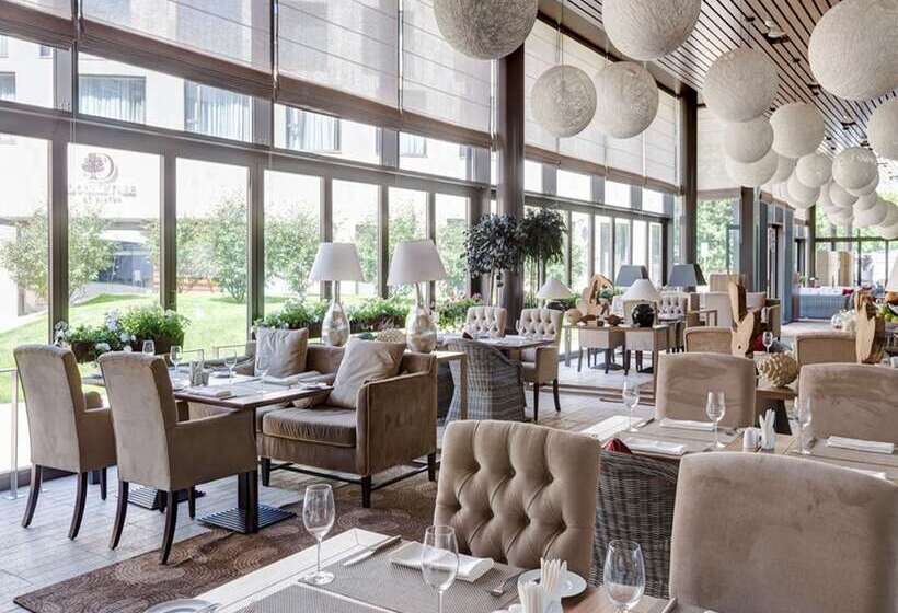 Doubletree By Hilton Hotel Moscow Marina