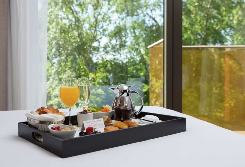 Doubletree By Hilton Hotel Moscow Marina
