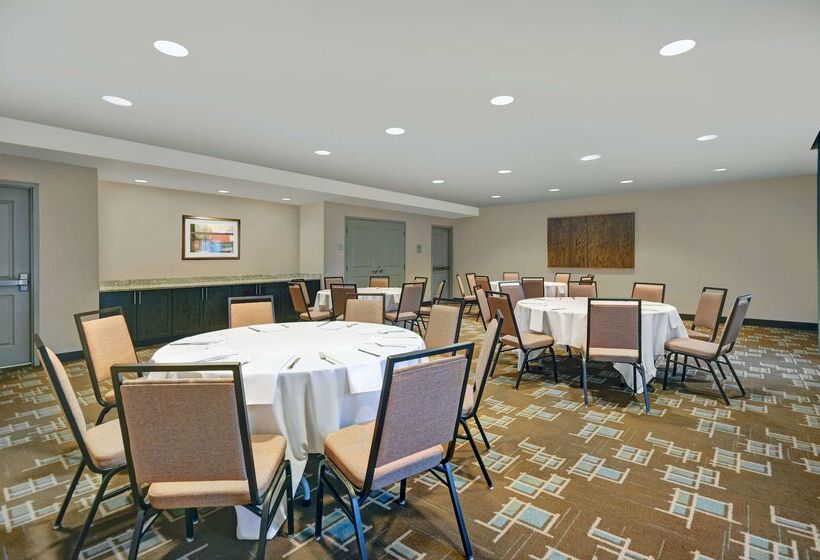 فندق Hampton Inn & Suites Robbinsville