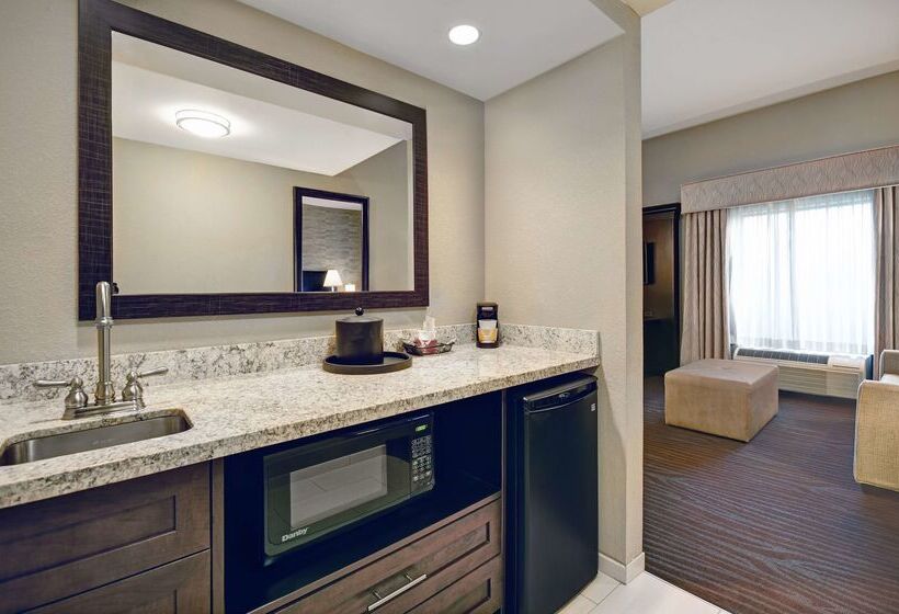 فندق Hampton Inn & Suites Robbinsville