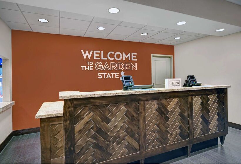 فندق Hampton Inn & Suites Robbinsville