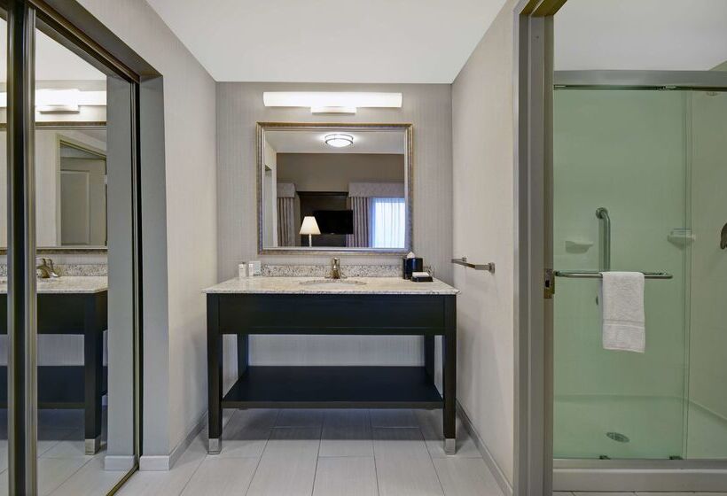 فندق Hampton Inn & Suites Robbinsville