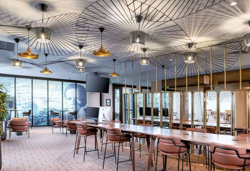 酒店 Hilton Garden Inn London Heathrow Airport