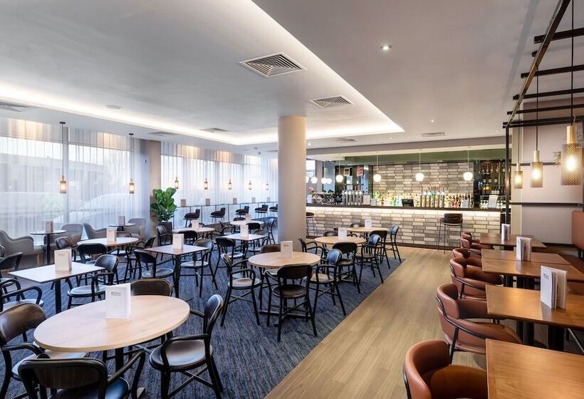酒店 Hilton Garden Inn London Heathrow Airport