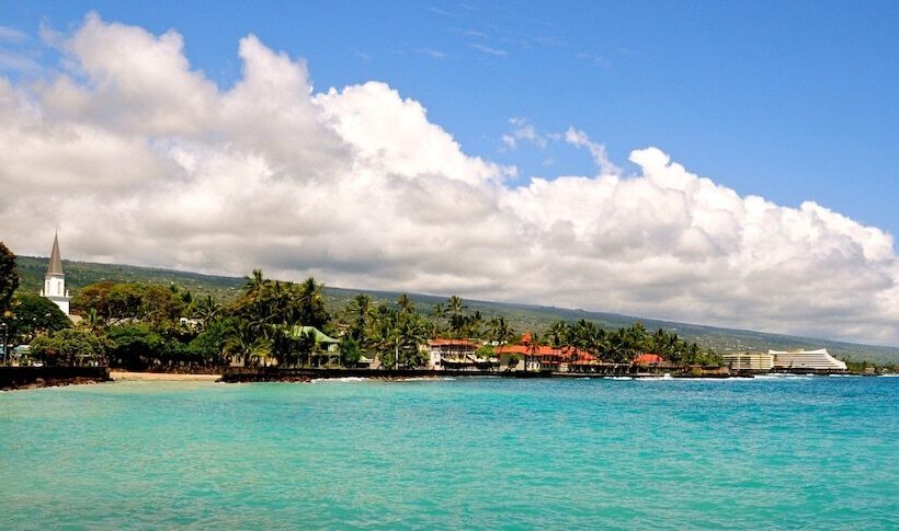 Отель Holiday Inn Express & Suites Kailua Kona, An Ihg