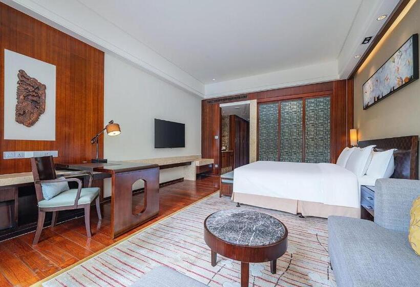 Отель Holiday Inn Resort Chaohu Hot Spring, An Ihg