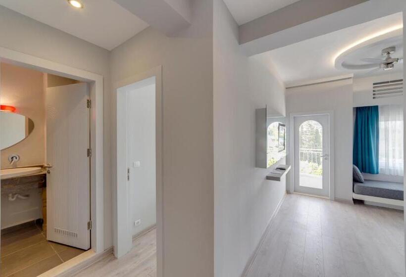 فندق La Brezza Suite &